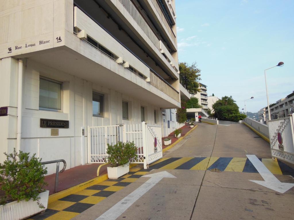 2, 3 And 4 Bedroom Sea View Forville Apartments 5 Mins From The Palais Cannes Room photo