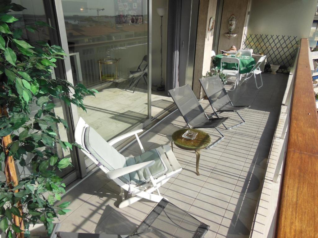 2, 3 And 4 Bedroom Sea View Forville Apartments 5 Mins From The Palais Cannes Room photo